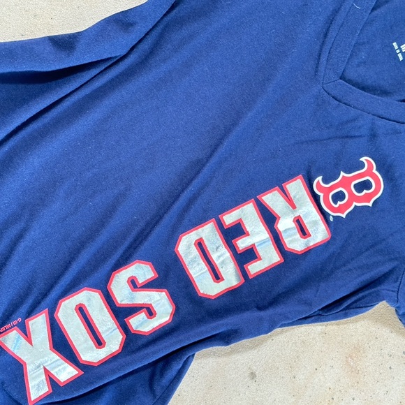 ⚾️❤️Cute Metallic 2018 Boston Red Sox V-Neck Tee - Navy, Red, Silver -Medium❤️⚾️ - Picture 7 of 10